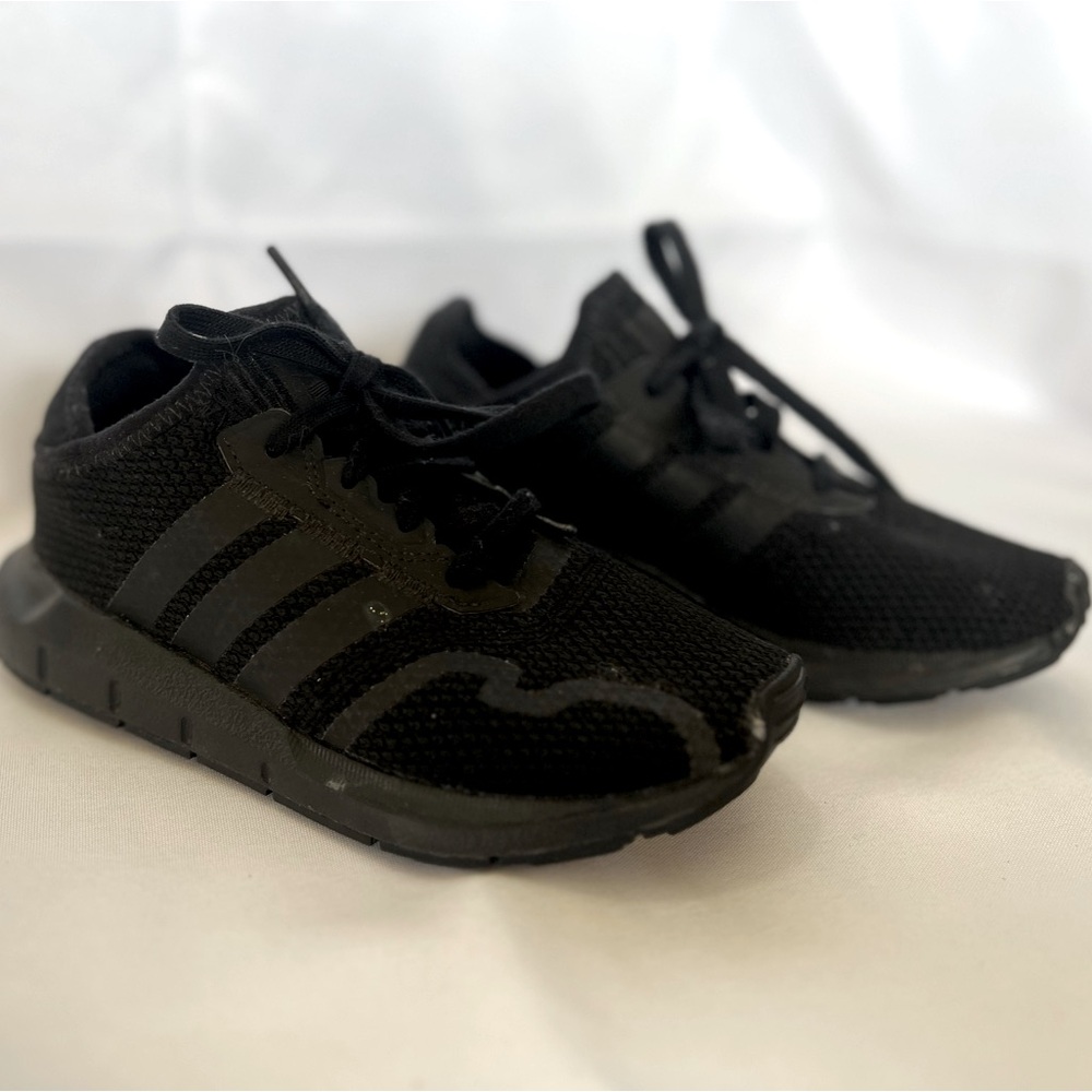 Black Adidas Ortholight